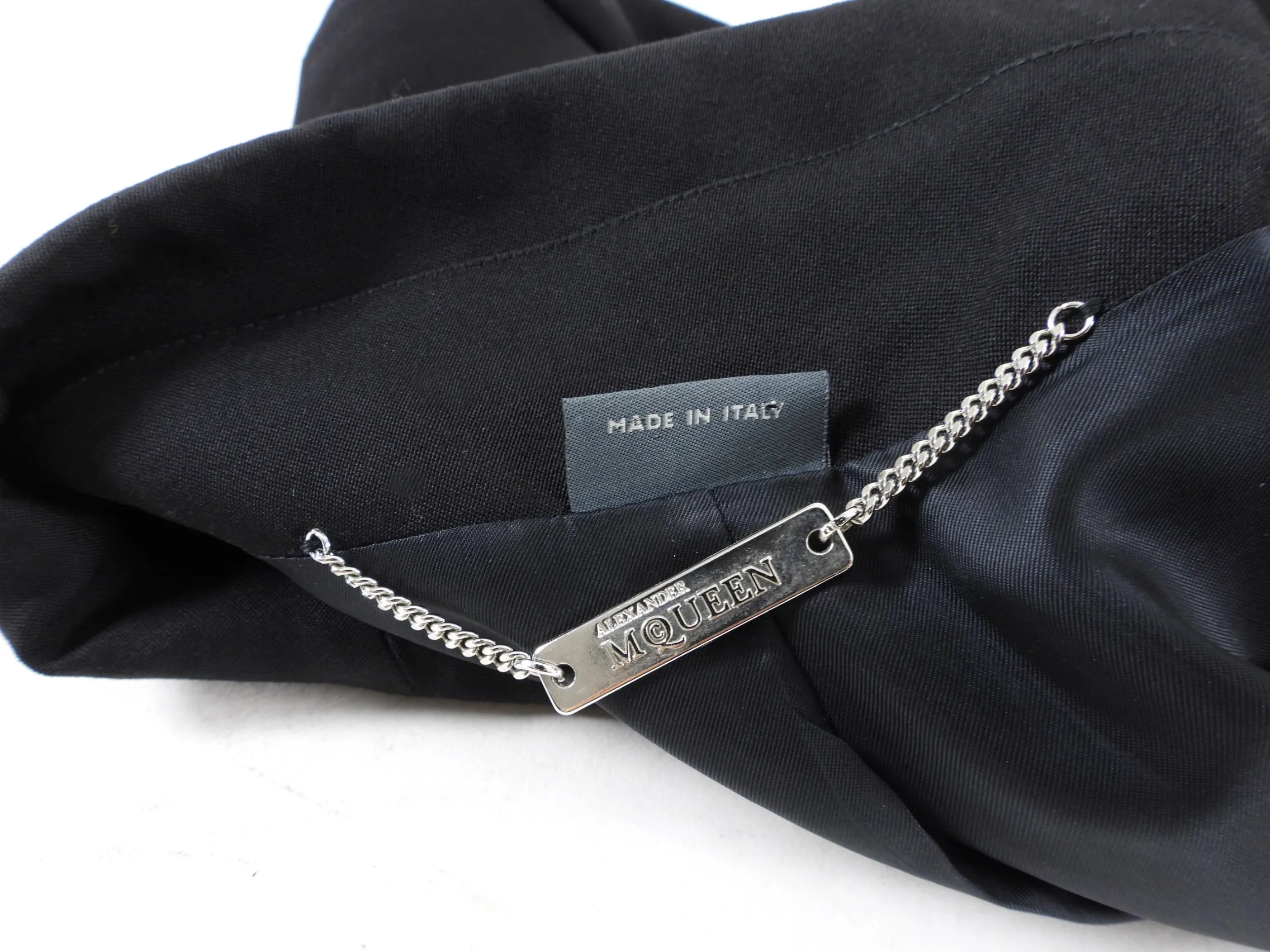 Alexander McQueen Fitted Black Tail Blazer - IT42 / S
