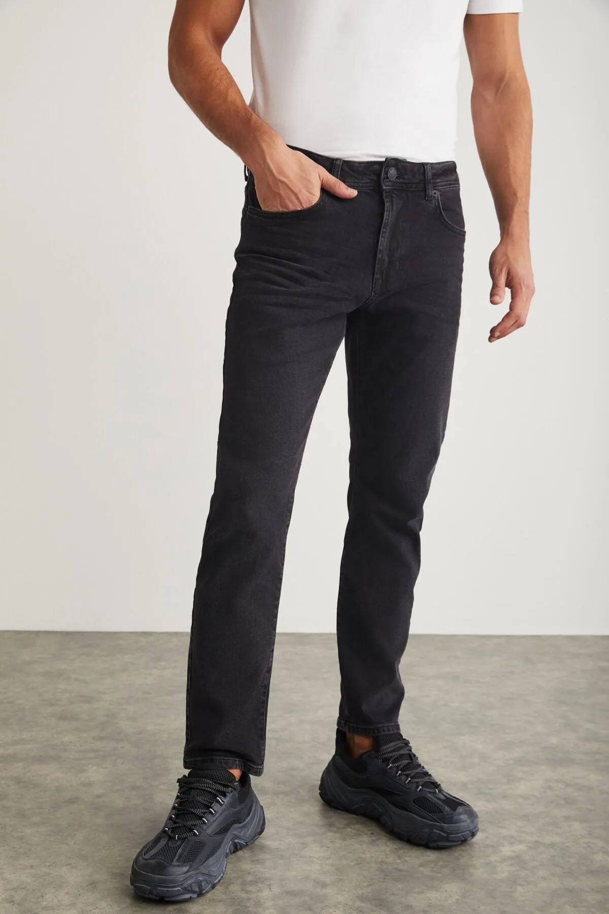 Antoni Men Tapered Fit Pipe Tota Thick textured flexible structure Magic denim denim jeans anthracite jeans
