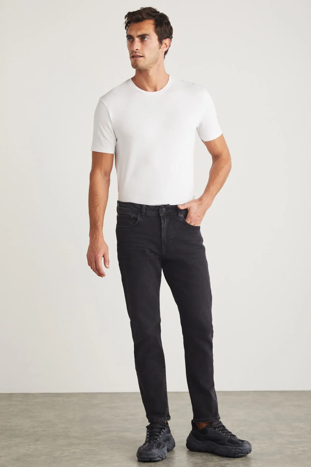 Antoni Men Tapered Fit Pipe Tota Thick textured flexible structure Magic denim denim jeans anthracite jeans