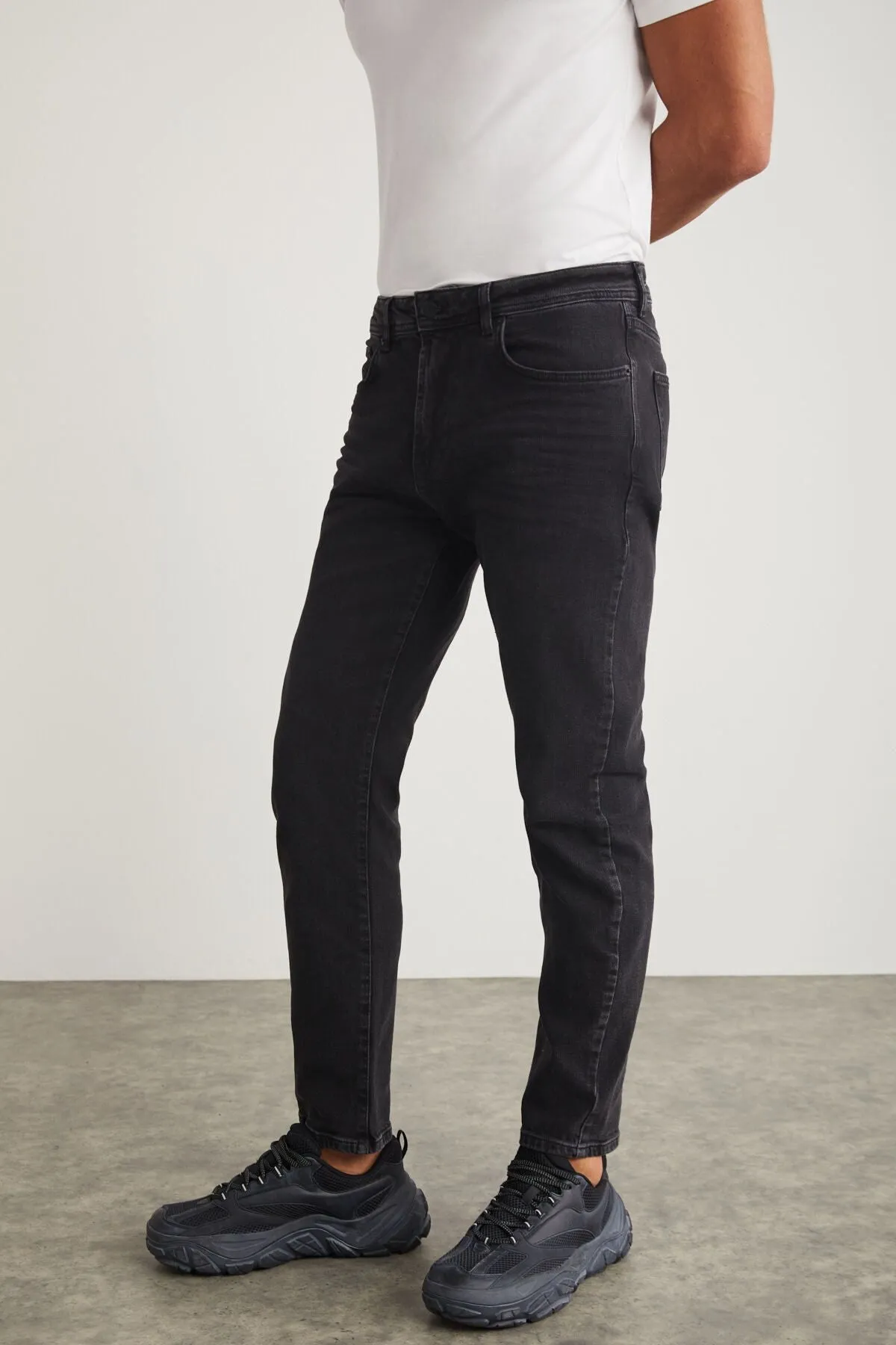 Antoni Men Tapered Fit Pipe Tota Thick textured flexible structure Magic denim denim jeans anthracite jeans