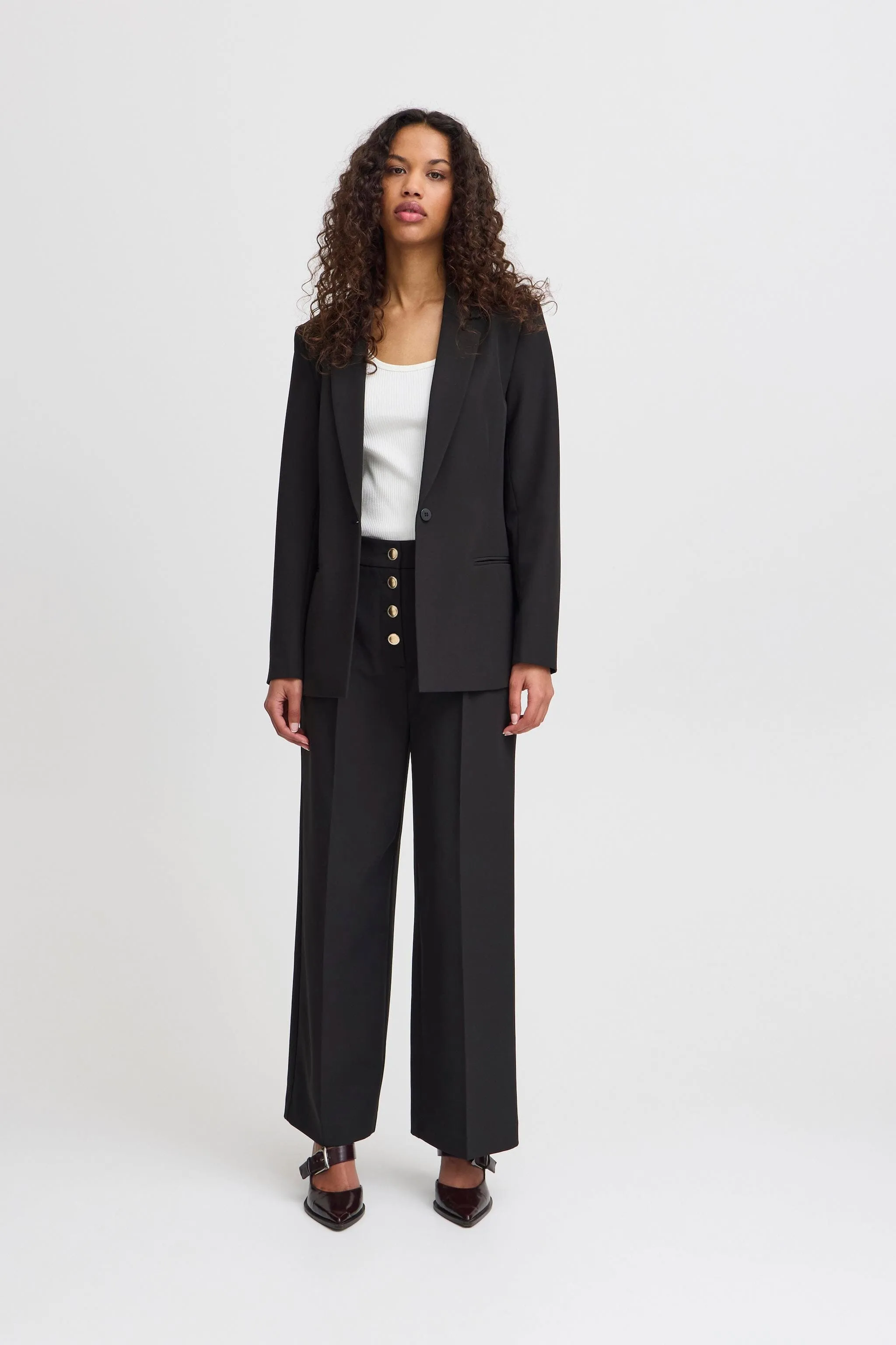 BLACK FITTED OFFICE BLAZER
