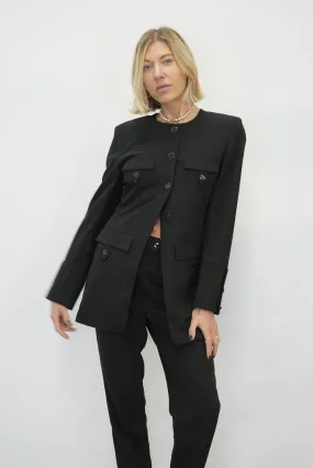 BLACK SUITING FITTED BLAZER
