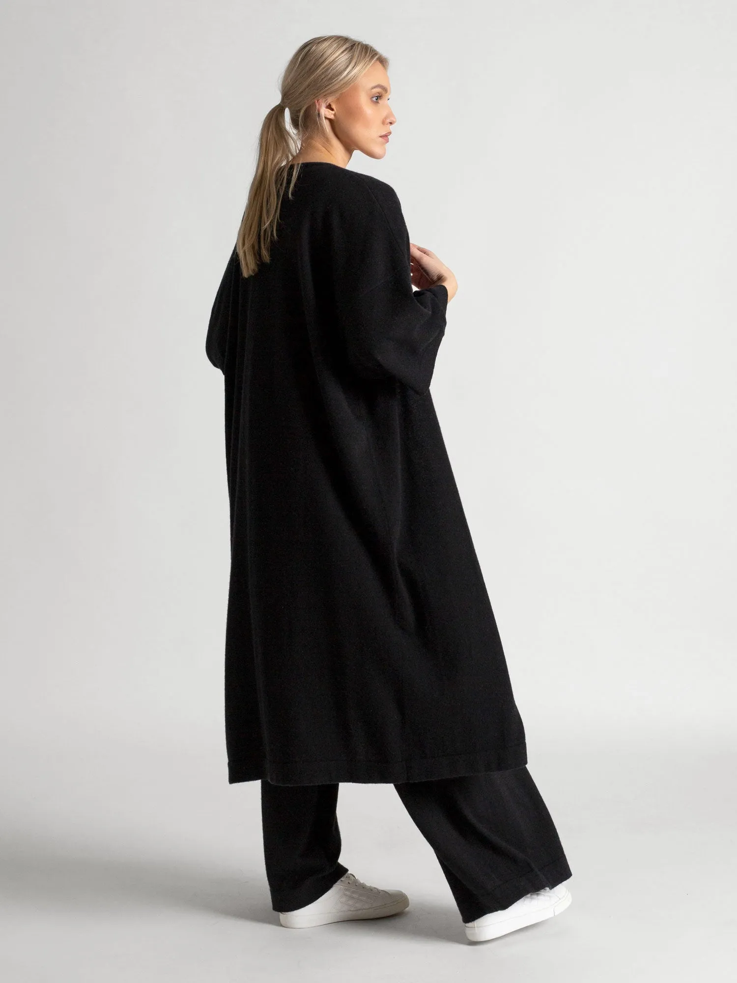 Cashmere cardigan "Kaftan" - black