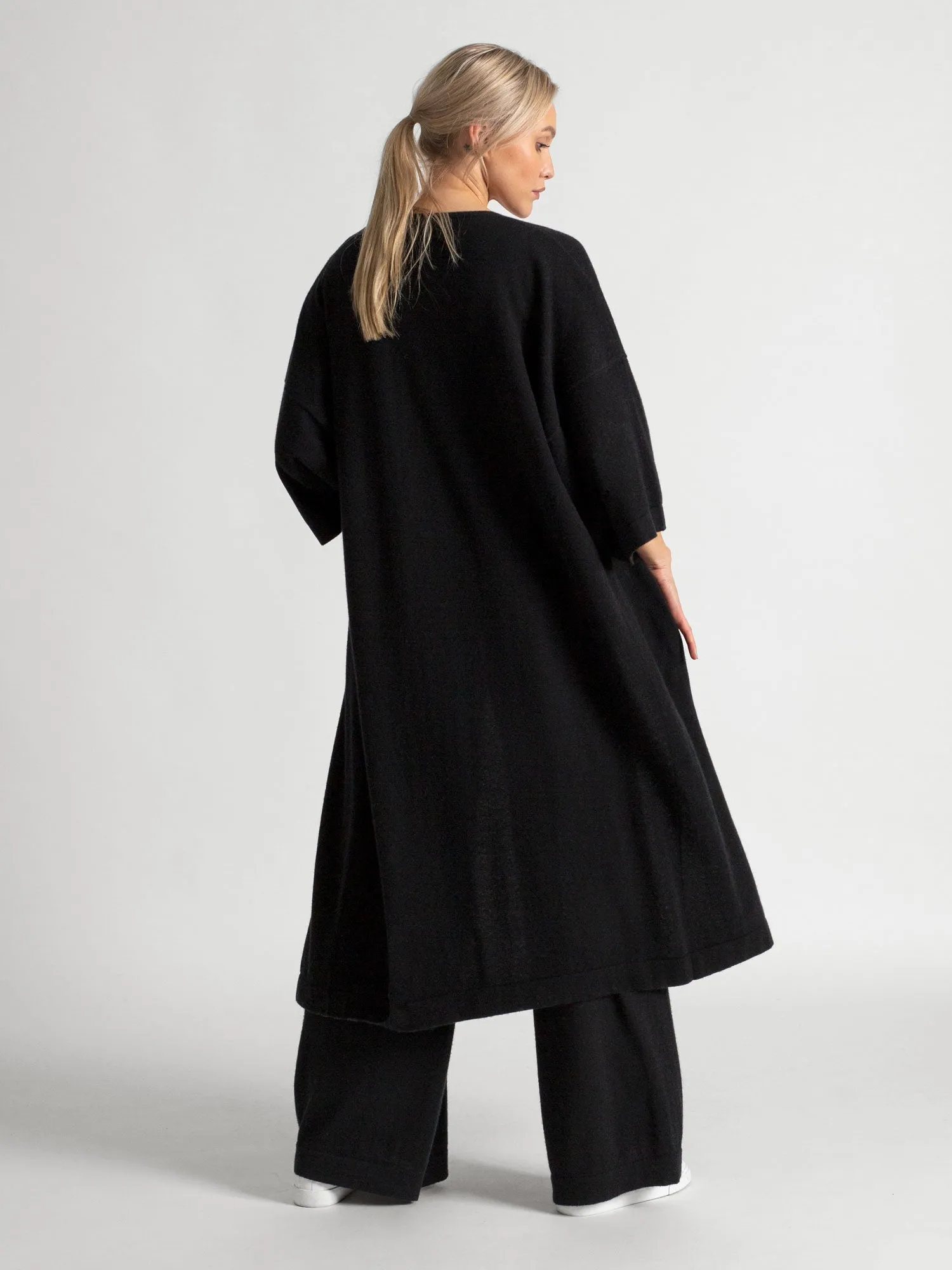 Cashmere cardigan "Kaftan" - black